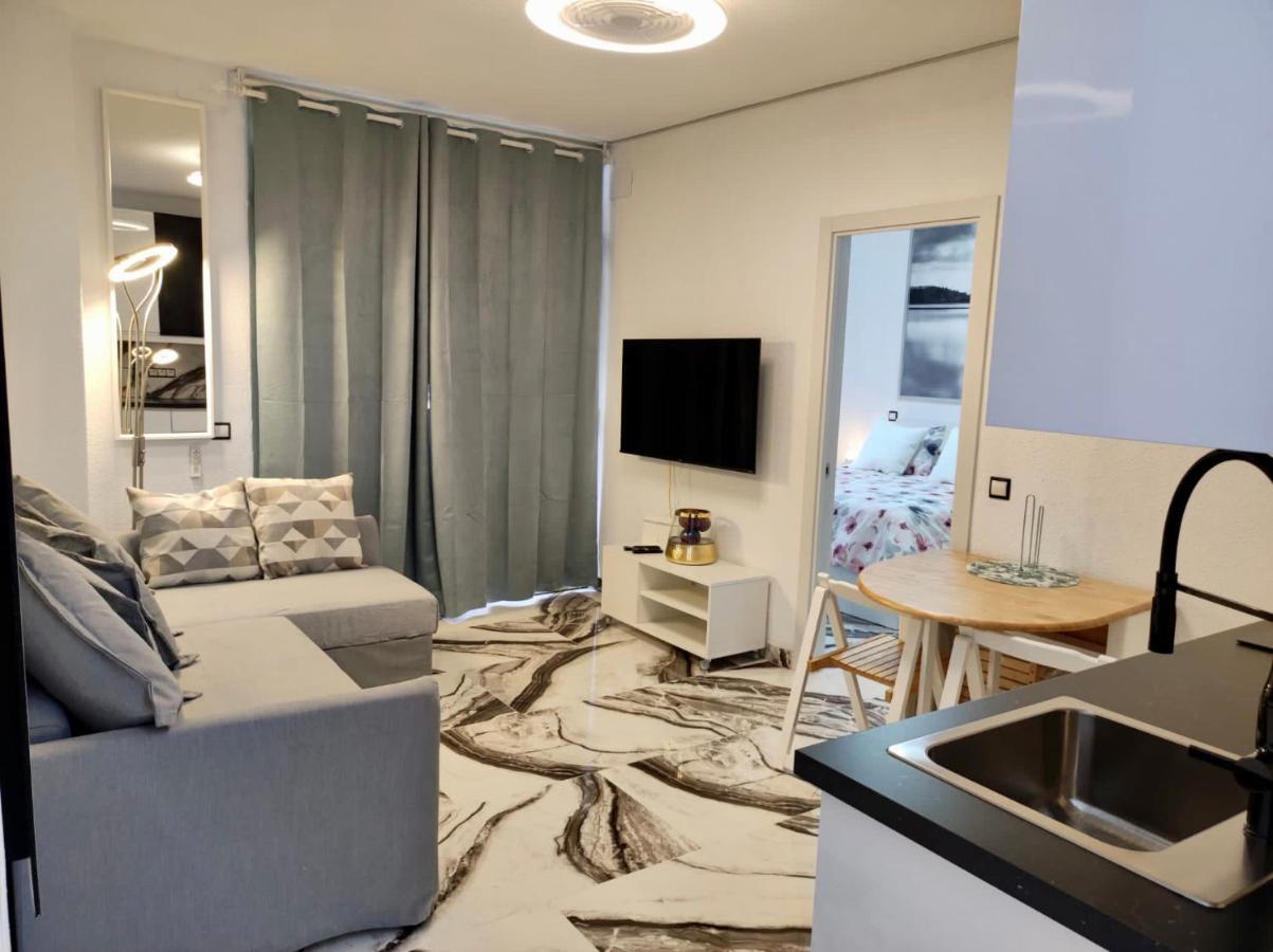 2 Bedrooms Flat + Balcony + Parking At Las Canteras Beach Las Palmas de Gran Canaria Luaran gambar