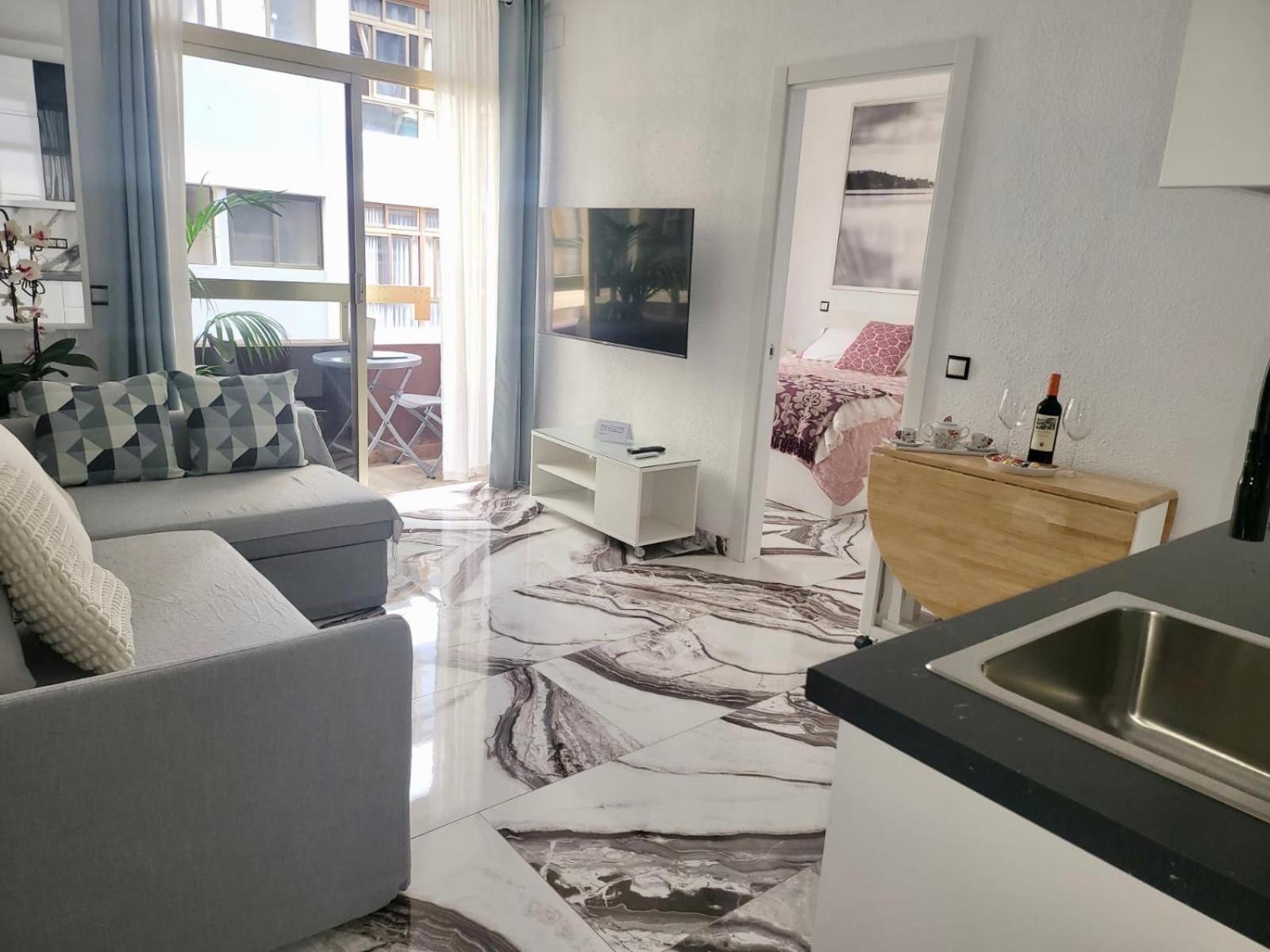 2 Bedrooms Flat + Balcony + Parking At Las Canteras Beach Las Palmas de Gran Canaria Luaran gambar