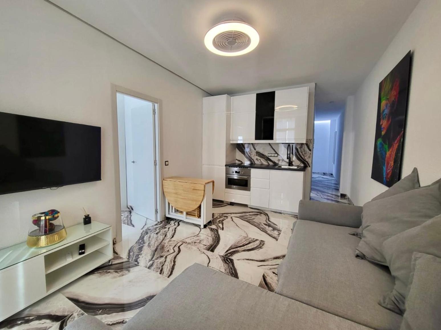 2 Bedrooms Flat + Balcony + Parking At Las Canteras Beach Las Palmas de Gran Canaria Luaran gambar